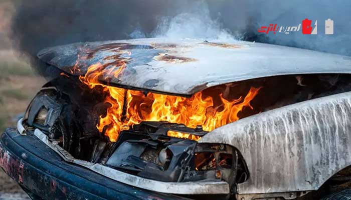 دلایل ترکیدن باتری خودرو