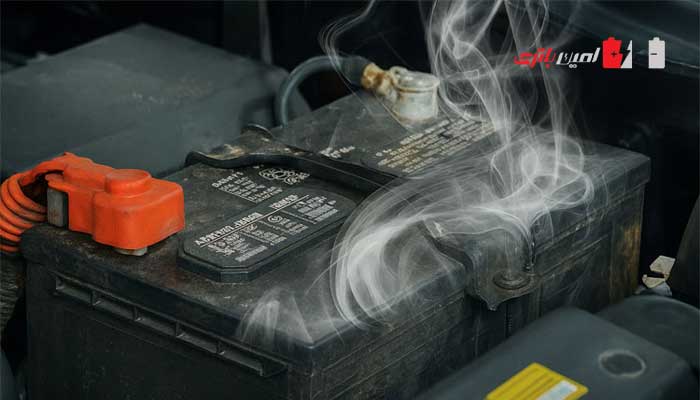 دلایل ترکیدن باتری خودرو